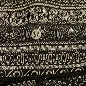 Lululemon Black and White Patterned Leggings
